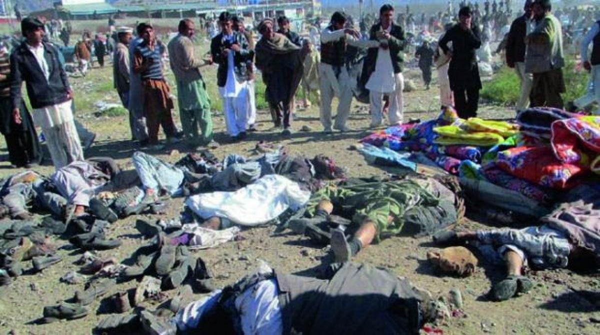 Bomb blast at Parachinar winter market in Pakistan, 23 killed